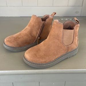 Never worn, old navy toddler boot!